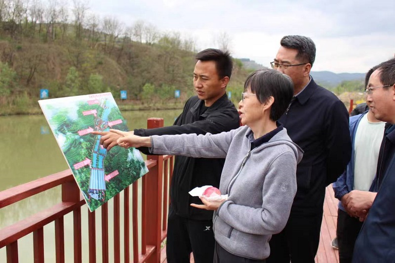 中国林业产业联合会森林体验分会对静宁县申报的“中国森林体验基地”项目开展实地考察